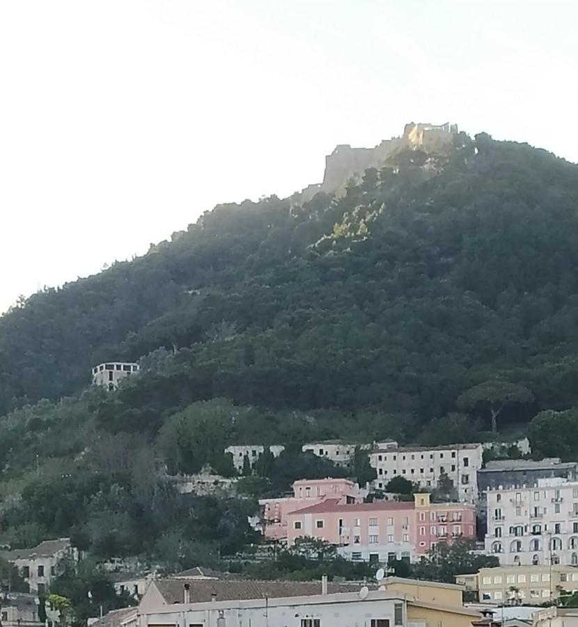 Bed and Breakfast Viatorretta4 Salerno Exterior foto